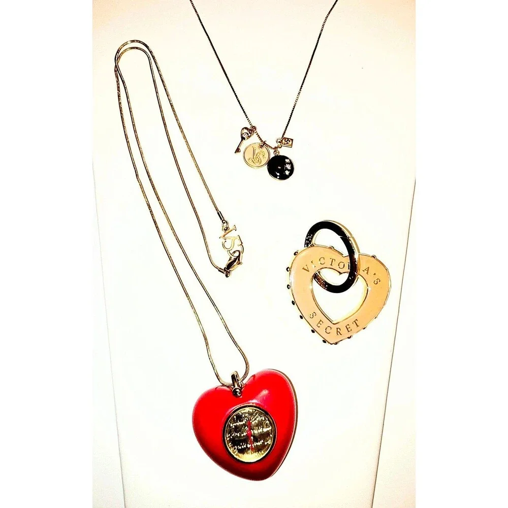 5pc VICTORIA SECRET COLLECTION KEYCHAIN Heart NECKLACE TRAVEL MIRROR BRAND NEW